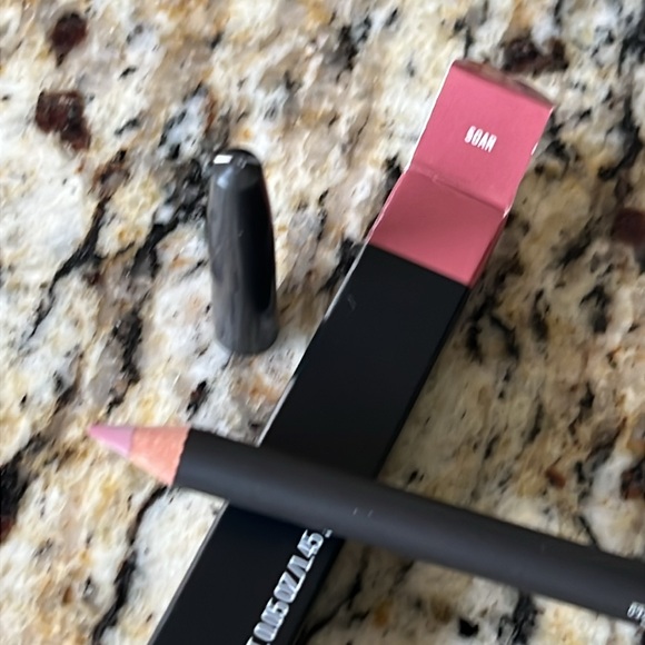 ⚡️💕Soar Mac Lip Liner BNIB - Picture 2 of 8